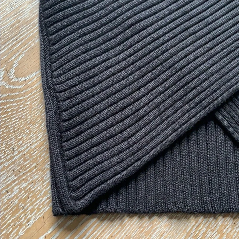 WORTH Ribbed Off-the-Shoulder Sweater Knit Top S - Picture 6 of 8